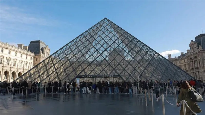 Louvre Mücevher Soygunu: 7 Dakikada Neler Yaşandı? Şok İtiraflar!