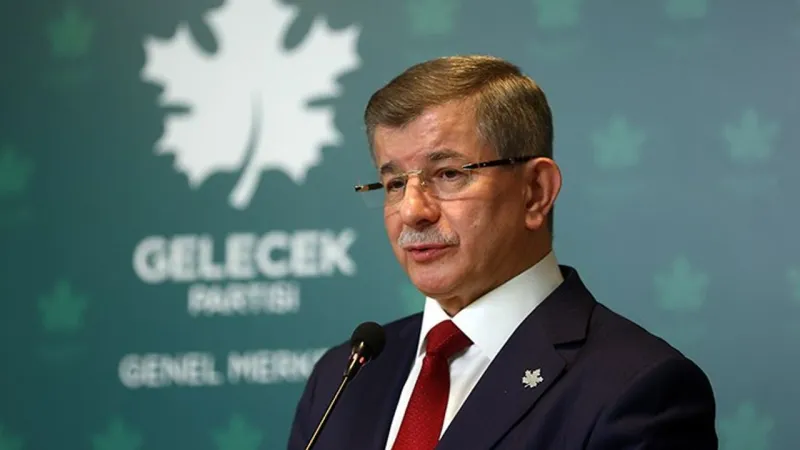 Ahmet Davutoğlu: Tüm Manisa halkına ve CHP camiasına sabır ve başsağlığı diliyorum
