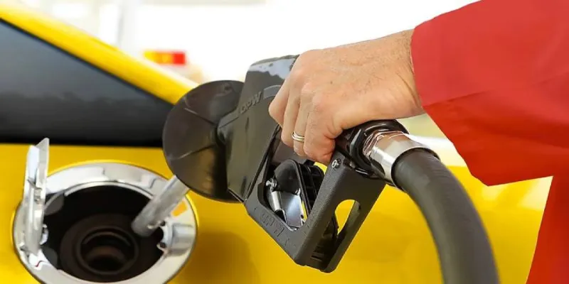 Akaryakıtta Büyük Sürpriz! Benzin ve Motorine İndirim Müjdesi