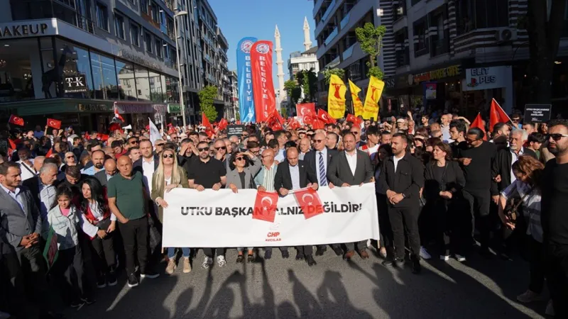 Avcılar Ayakta! Başkan Çaykara İçin Destek Yürüyüşü