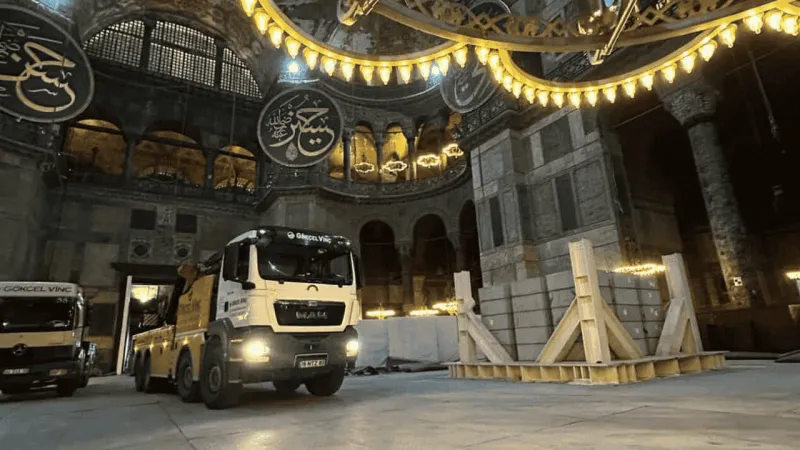 Ayasofya Bilim Kurulu'ndan vinç yanıtı: Açık kalp ameliyatı yapıyoruz