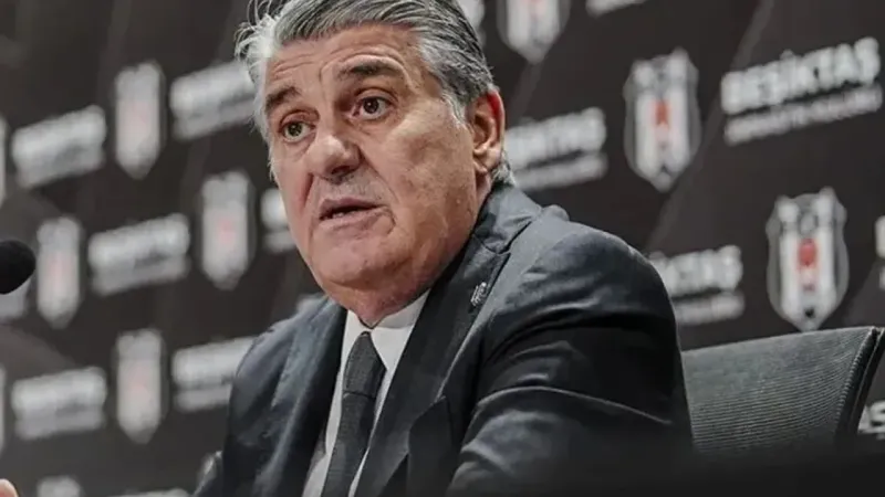 'Beşiktaş batıyor! Başkan Serdal Adalı Göcek'te keyif yapıyor'