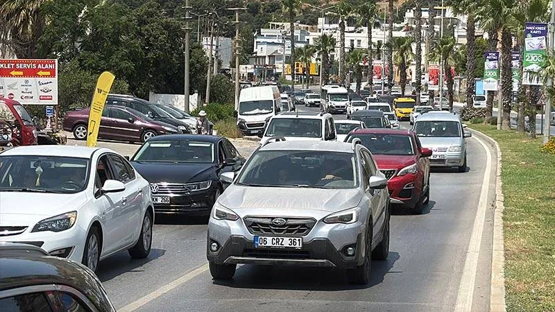 Bodrum'da bayram tatili dönüşü yoğun trafik