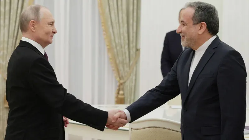 Putin'den İran'a Destek: Krizde Kritik Kremlin Zirvesi!