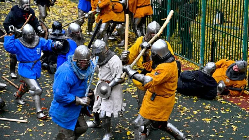 Orta Çağ Savaşları Moskova'da Canlanıyor! Turistler Akın Akın!