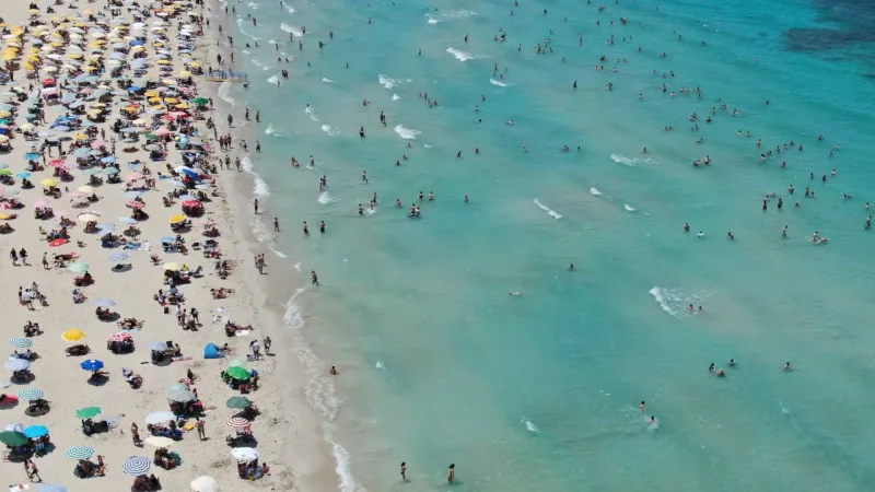 Çeşme'de nüfus 1 milyonu geçti