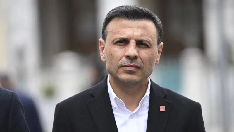CHP İstanbul İl Başkanı Özgür Çelik'ten Silivri'den sevklere tepki: Avukatlarına, ailelerine haber verilmedi, gerekçe sunulmadı! 