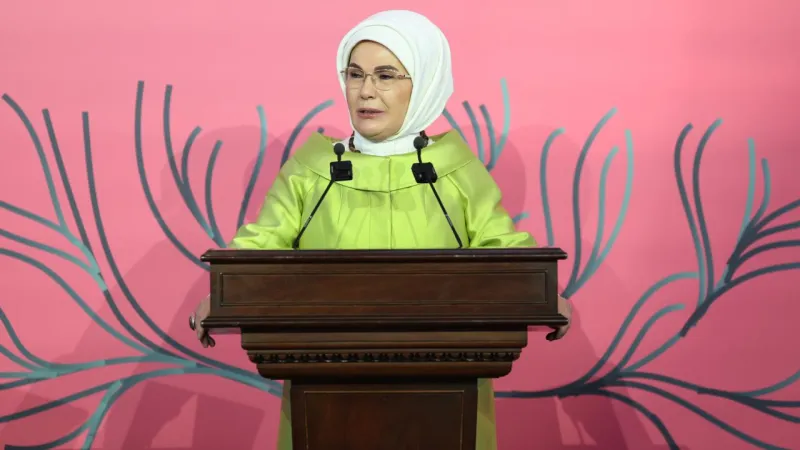 Emine Erdoğan'dan Şok Uyarı: Aile mi Yoksa Küresel Tehditler mi Kazanacak?