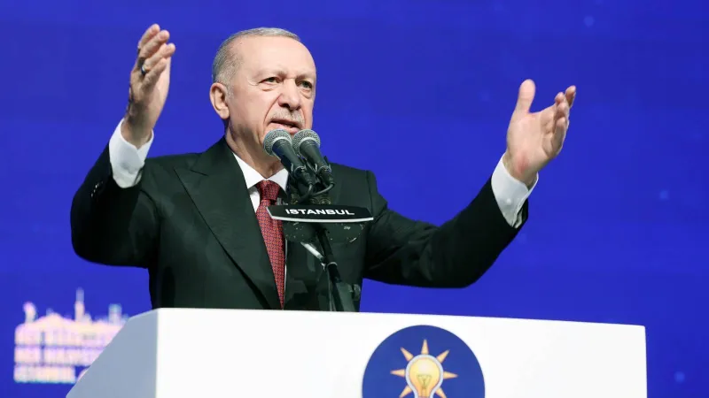 Erdoğan "Adaylık derdim yok" demişti, AKP'den açıklama: Adaylık anayasa tartışmasının dışındadır; Cumhurbaşkanımızın devam etmesini arzu ederiz