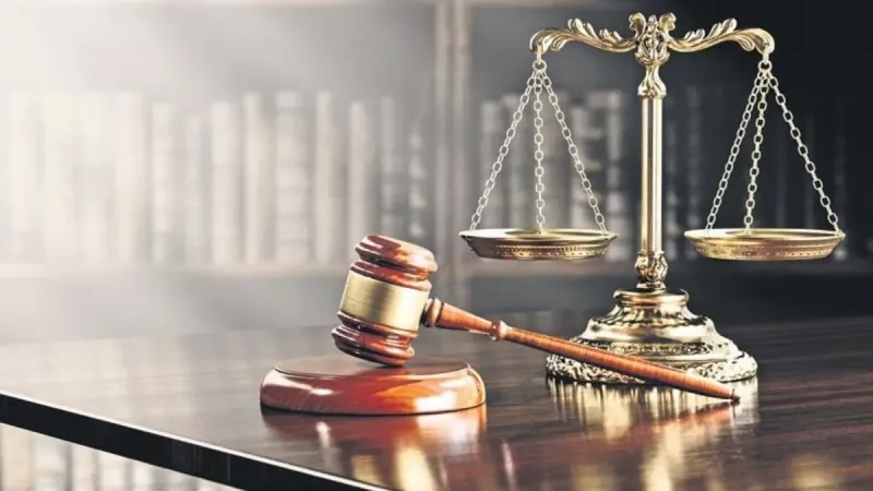 ‘Eşek gibi bakacaksın’ sözü yargıyı ikiye böldü