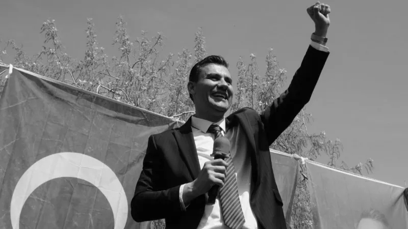 FERDİ ZEYREK’İN VEFATI SİYASETİ BİRLEŞTİRDİ, KALPLERİ YARALADI