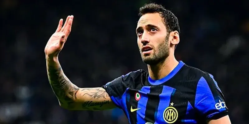 Hakan Çalhanoğlu'na Suudi Arabistan'dan Şok Teklif! Galatasaray Vaz mı Geçti?