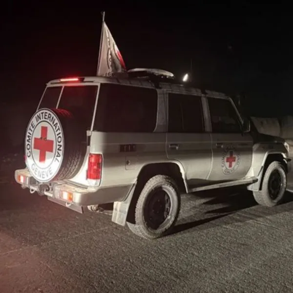 Hamas'tan Şok Hamle: 2 İsrail Esirin Cenazesi Teslim Edildi!