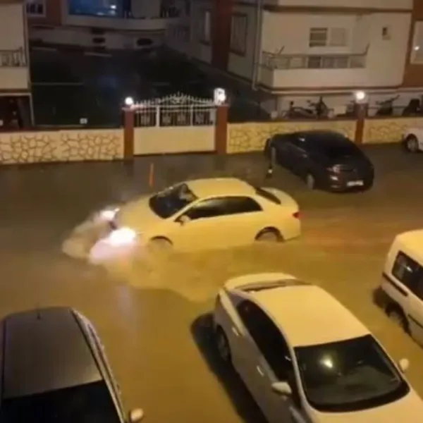 Hatay'da Şiddetli Yağış! Yayladağı Sular Altında mı Kaldı?