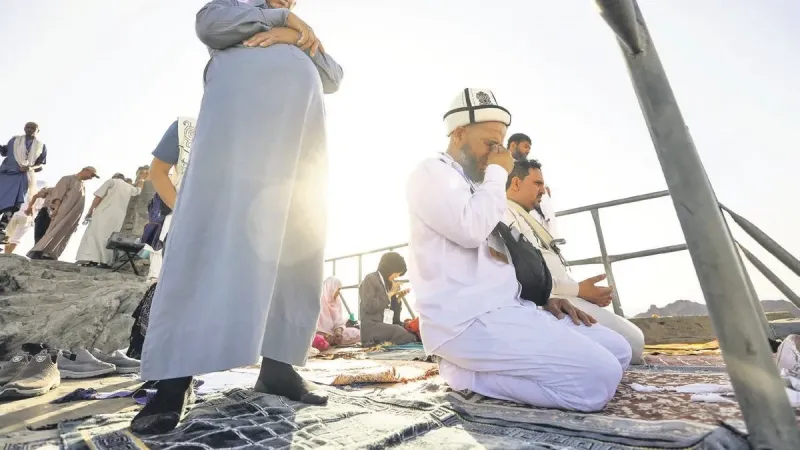 Hira Mağarası'nda Duygu Seli! Hacıların Gözyaşları Sel Oldu