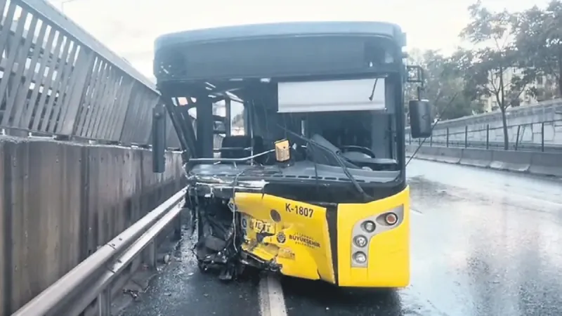 İETT Otobüsü Alkollü Şoförle Kaza Yaptı! İstanbul'da Şok