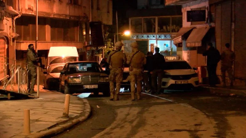 İstanbul'da bir eğlence mekanına el bombası atıldı!