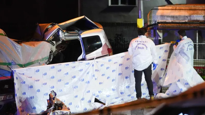İstanbul'da Feci Kaza: Polisten Kaçan Araç Can Aldı!