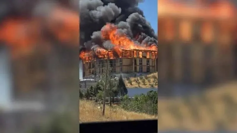Kahramanmaraş'ta Orman Genel Müdürlüğü ait lojman inşaatında yangın