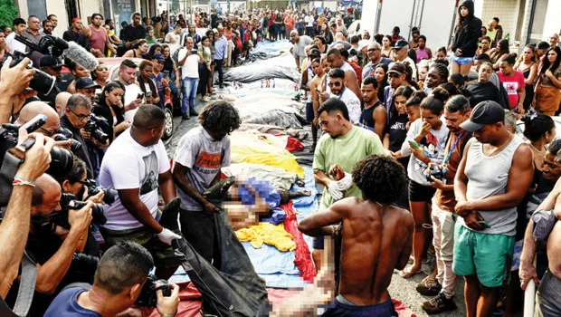 Rio'da Kanlı Operasyon: 132 Ölü! Uyuşturucu Çetesi Savaş Alanına Döndü!