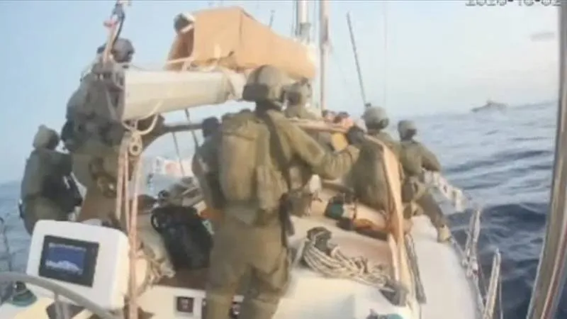 Küresel Sumud Filosu'na saldırı sürüyor | İsrail ordusu 44 gemiden 19'una müdahale etti, 21 Türk vatandaşı alıkonulmuş durumda!