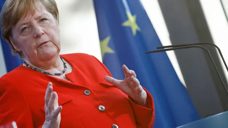 Merkel'den Yeni Hükümete Göç Eleştirisi: AB Tehlikede mi?