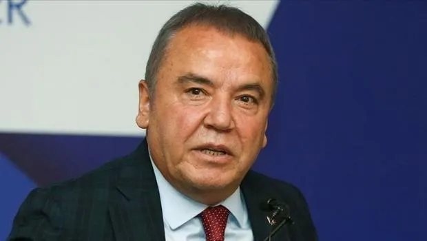 Muhittin Böcek'e Ne Oldu? Hastaneye Kaldırıldı! Şok Gelişme