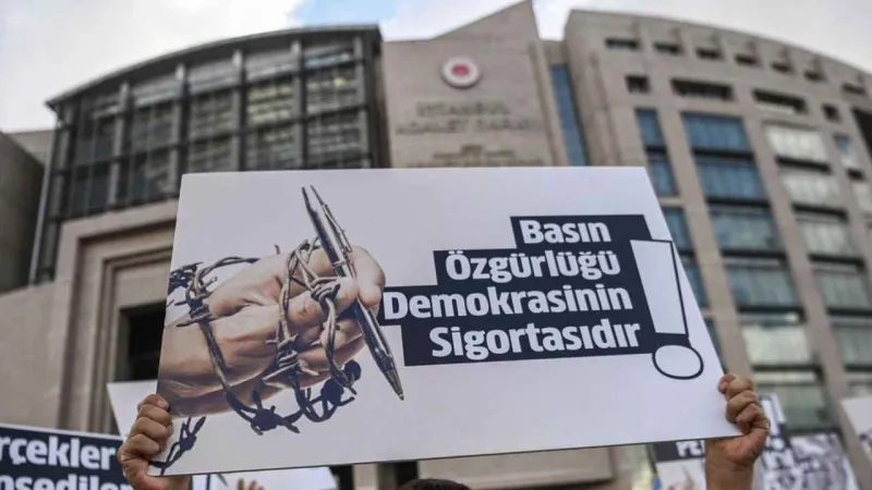 Gazetecilere Baskı Sürüyor: Gözaltılar, Tutuklamalar Artıyor!