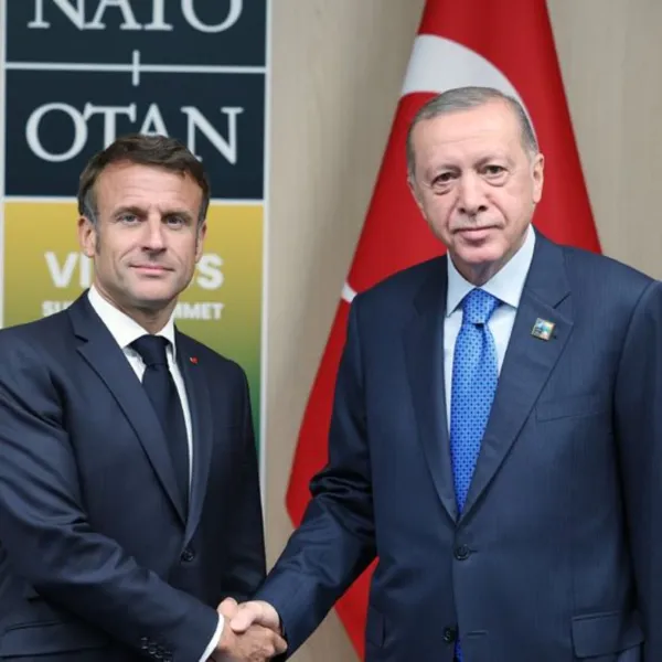 Erdoğan'dan Macron'a Kritik Ukrayna Mesajı! Barış İçin Devreye Mi Giriyor?