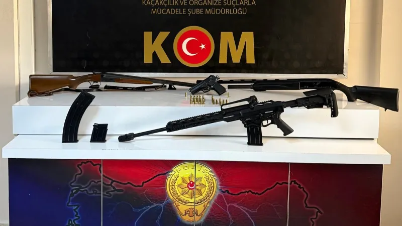 Erzincan'da Silahlı Teşhir Şoku! Sosyal Medyada Neler Oluyor?