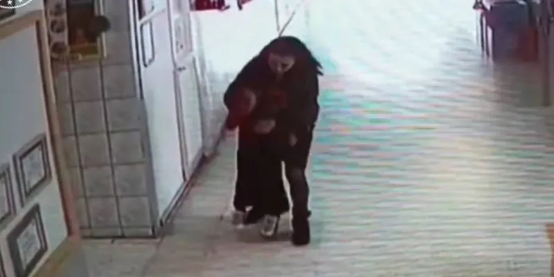 Öğretmenden Kahramanca Müdahale: Heimlich Hayat Kurtardı!