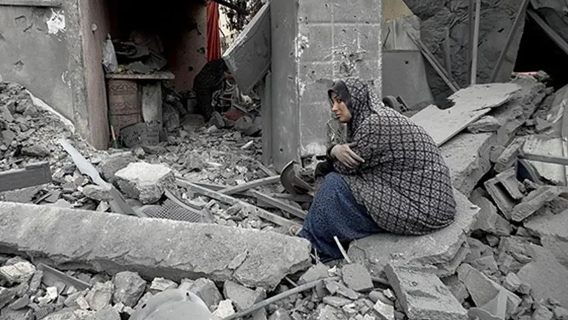 Gazze'de Okul Vuruldu! İsrail'den Kan Donduran Saldırı: 10 Ölü