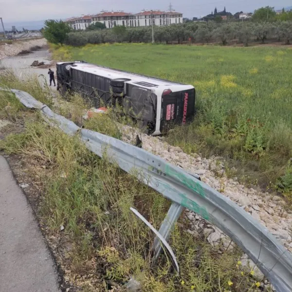 Manisa'da Feci Otobüs Kazası! 16 Yaralı, Detaylar Şoke Etti