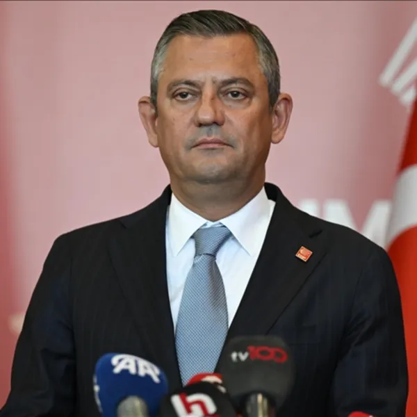 Özgür Özel'den Anneler Günü Sürprizi! 32 Anneyi Tek Tek Aradı