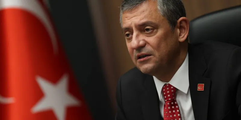Özgür Özel'den Duygu Dolu Türkan Saylan Anması!