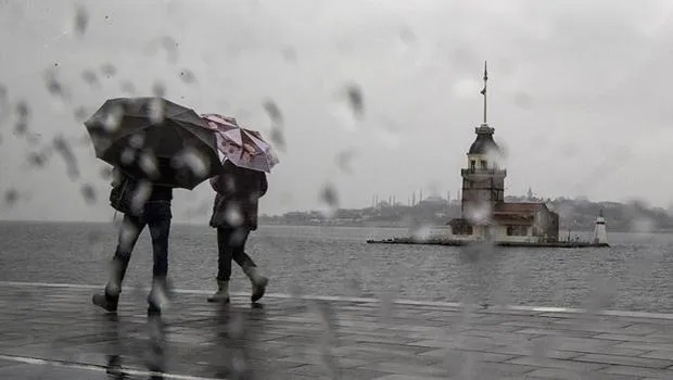 Ramazan Bayramı'nda hava nasıl olacak? Prof. Dr. Şen, canlı yayında uyardı: Gök gürültülü sağanak geliyor