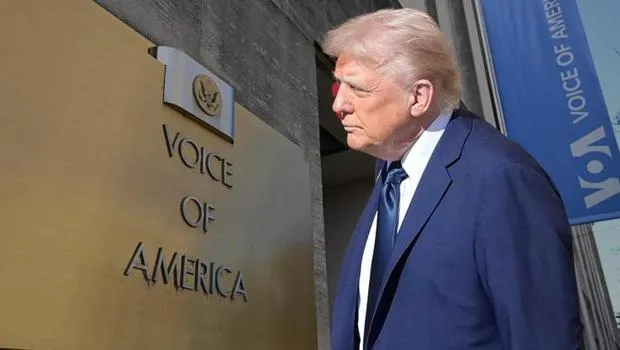 Trump'tan Şok Hamle! Amerika'nın Sesi Kısıldı mı?