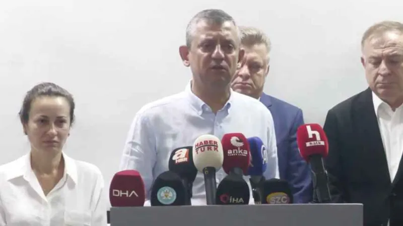 Ferdi Zeyrek Yoğun Bakımda! Özgür Özel'den Umut Veren Açıklama
