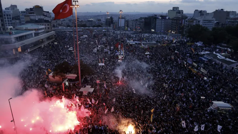 Saraçhane'de Gezi Ruhu! Gençlerden İmamoğlu'na Destek Mesajı