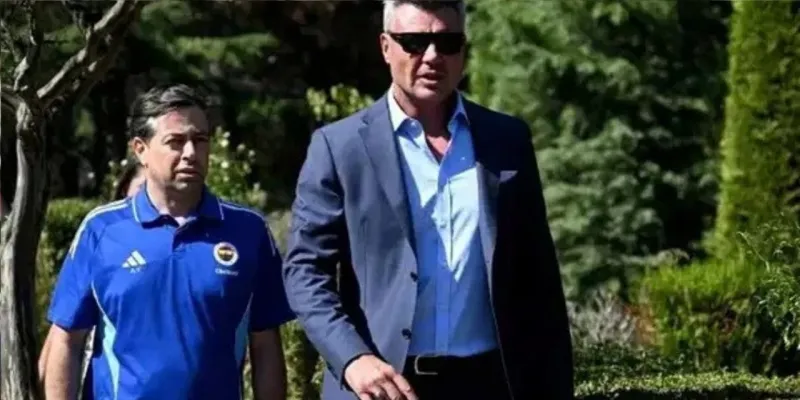 Tedesco'nun yerine kim gelecek? Sadettin Saran Fenerbahçe'nin eski hocasıyla görüştü