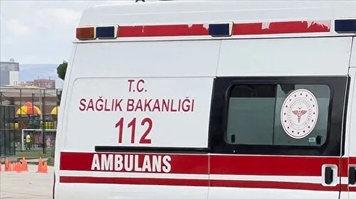 Traktör ile römork arasına sıkışarak feci şekilde hayatını kaybetti