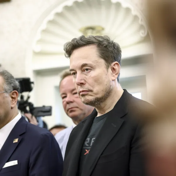 Trump ve Musk Neden Kavga Etti? Şoke Eden Ayrılık!
