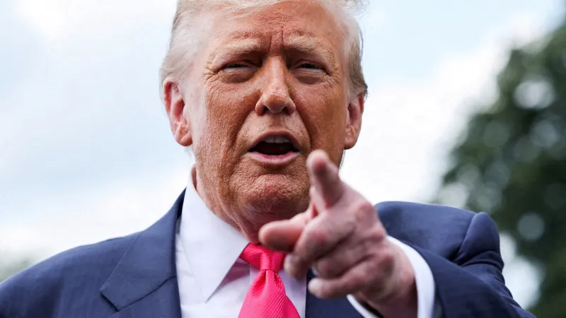 Trump ve Epstein Dosyası: Bomba İddialar! Belgeler Açıklanıyor Mu?