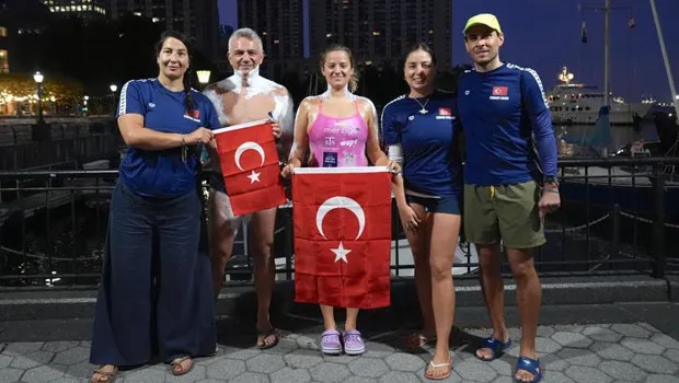 Türk yüzücüler, ABD'de '20 Bridges of Manhattan' parkurunu başarıyla tamamladı