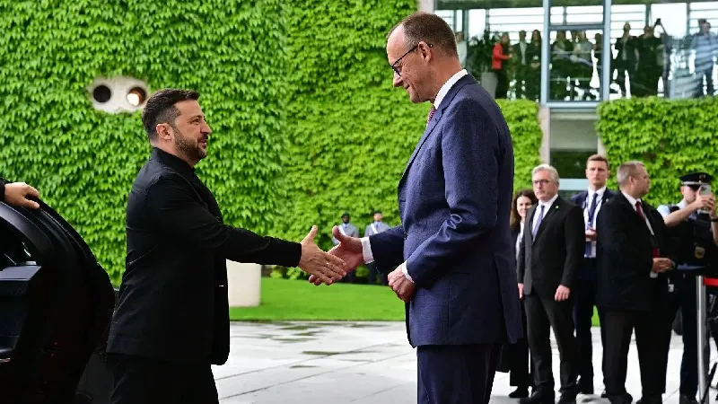 Ukrayna lideri Zelensky, silah üretimini artırmak için fon arayışıyla Berlin'e gidiyor