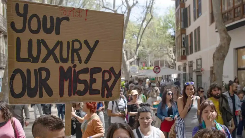 Yatırımcı aldı, İspanyol evsiz: Turiste var, halka yok